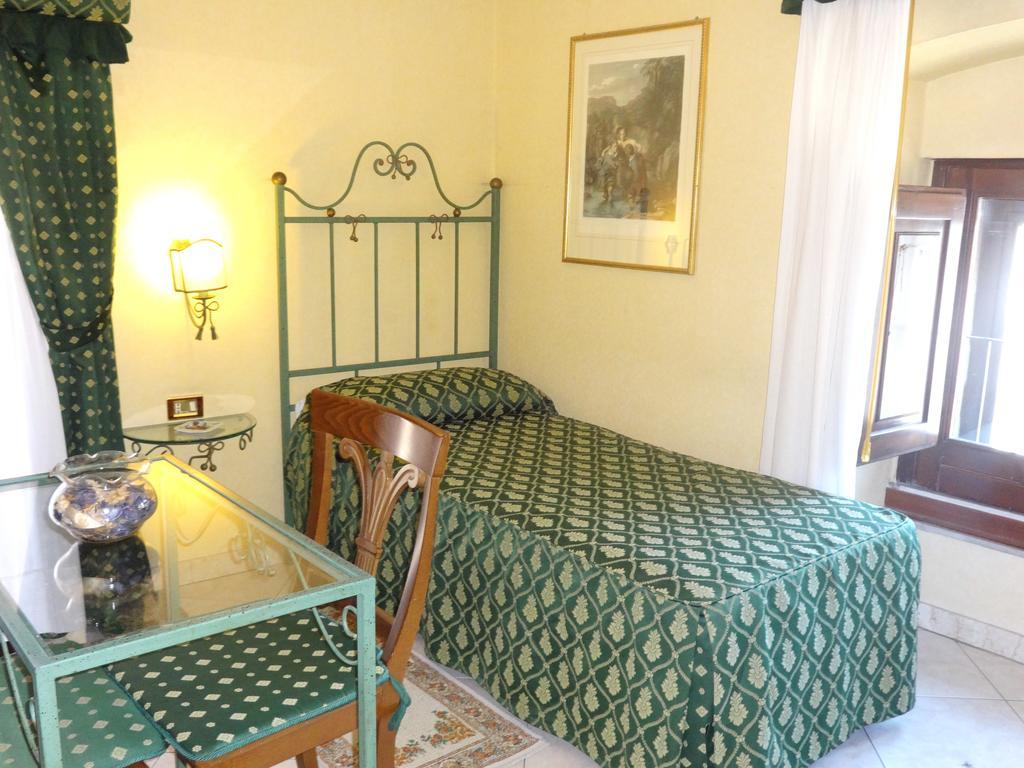 Hotel Centrale Europa Catania Zimmer foto